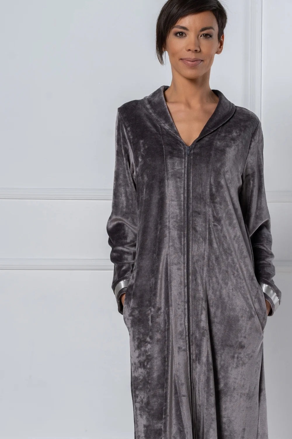 Belmanetti Long Modal Nicky Velour Robe With in Red Wine - Fast EU shipping