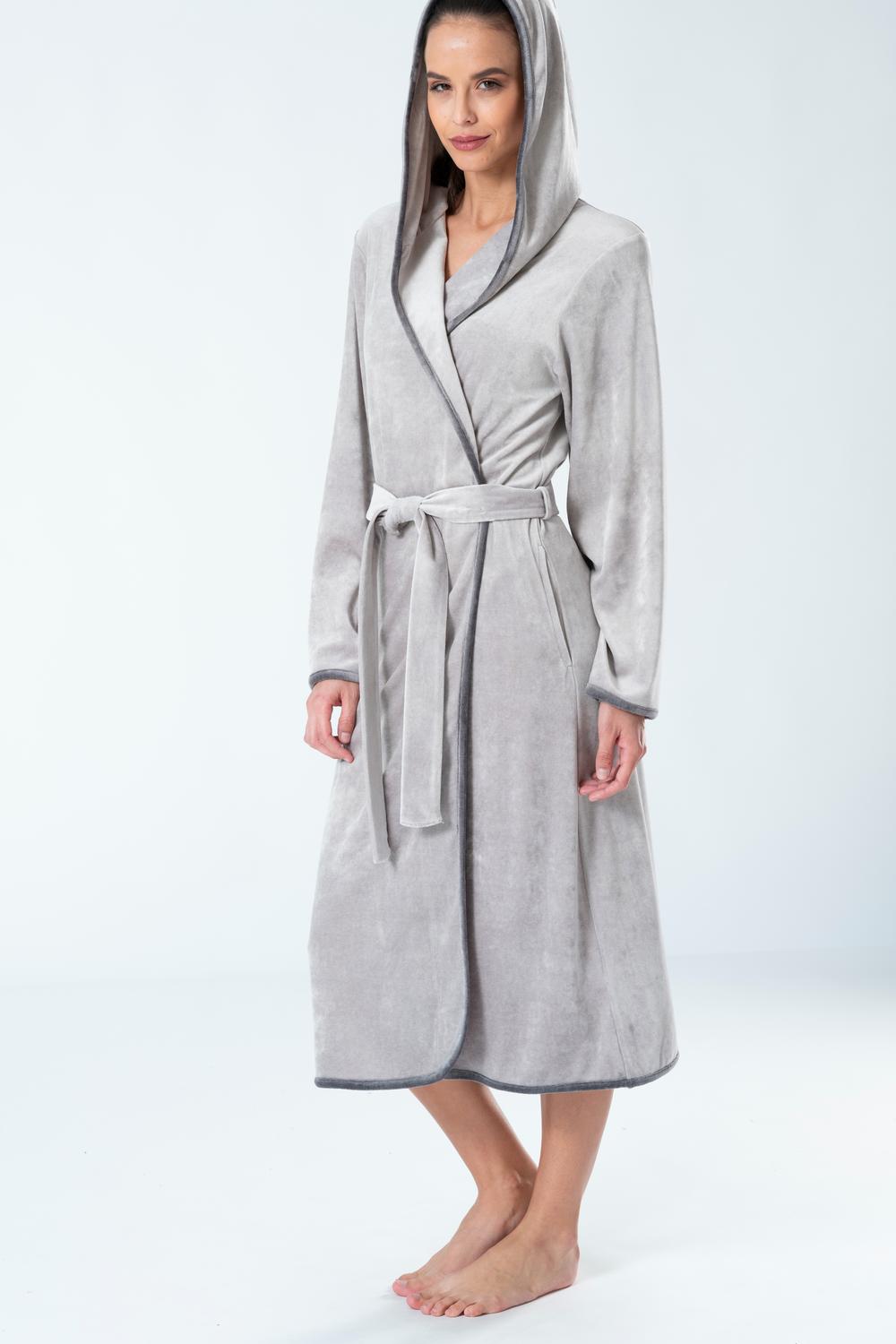 Cozy Elegance: Bamboo Velour Hooded Robe