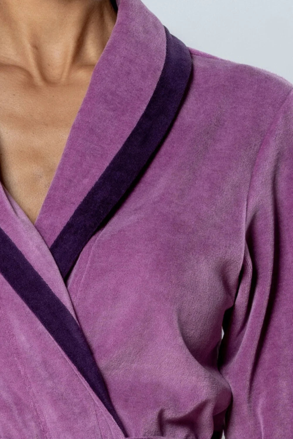 Luxury Shawl Collar Bamboo Robe with Stylish Contrast