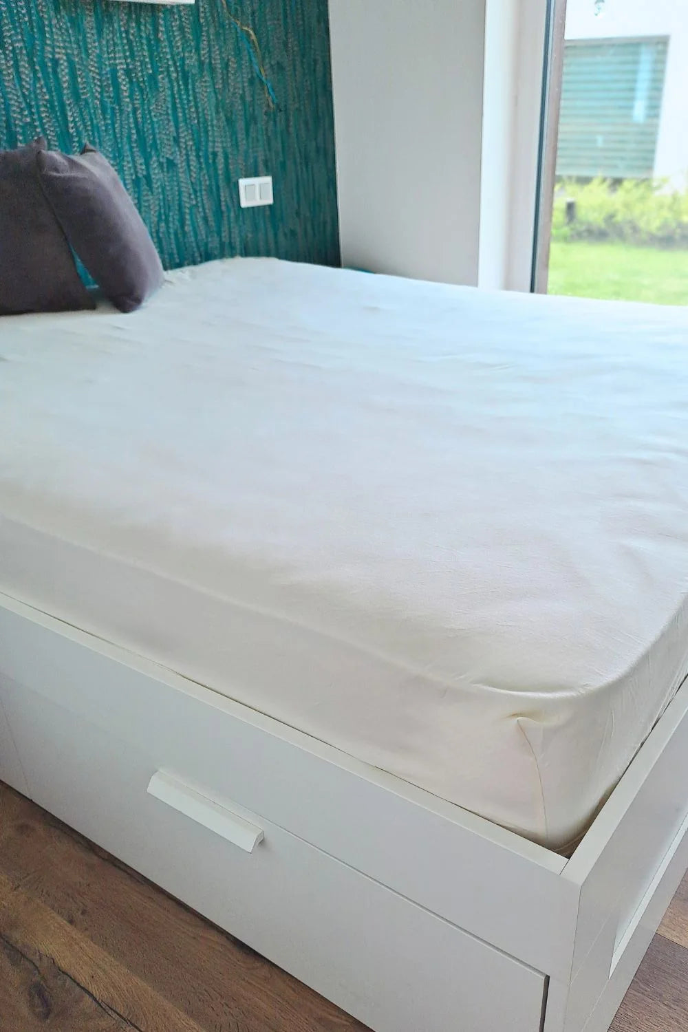 Bamboo-Cotton Fitted Bed Sheet - Luxe Comfort