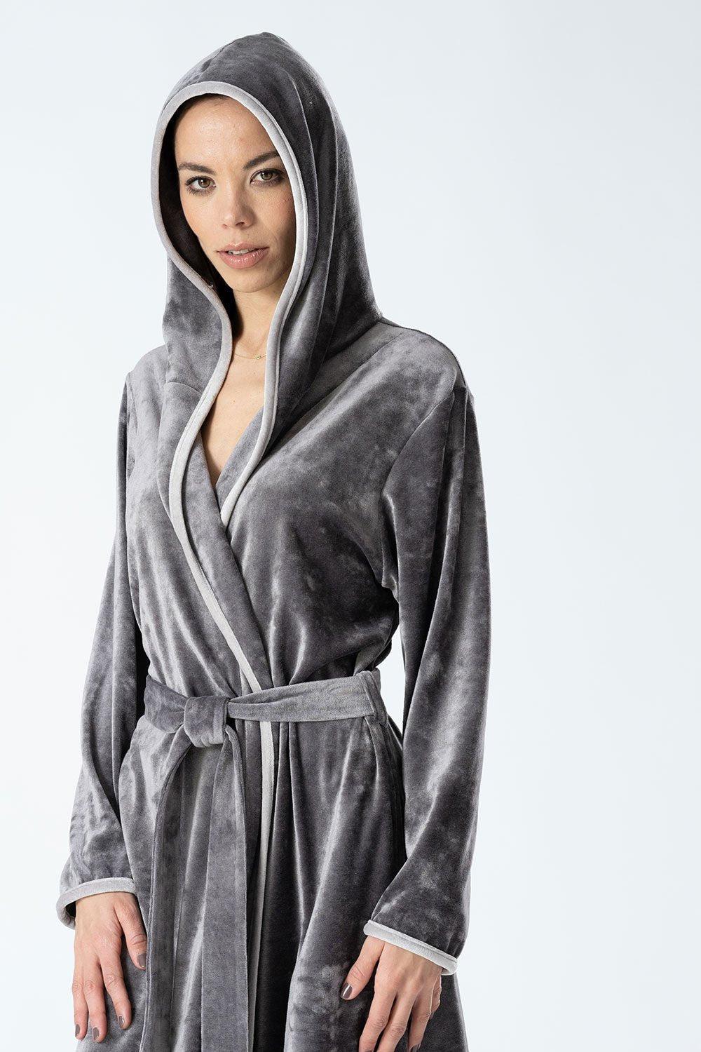 Cozy Elegance: Bamboo Velour Hooded Robe