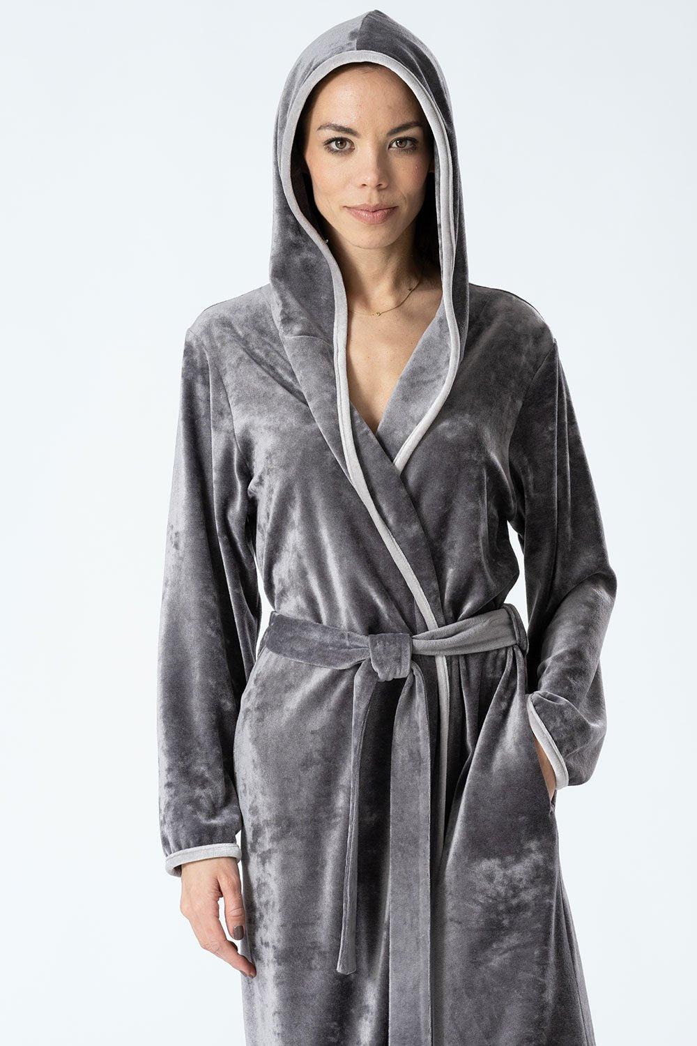 Cozy Elegance: Bamboo Velour Hooded Robe