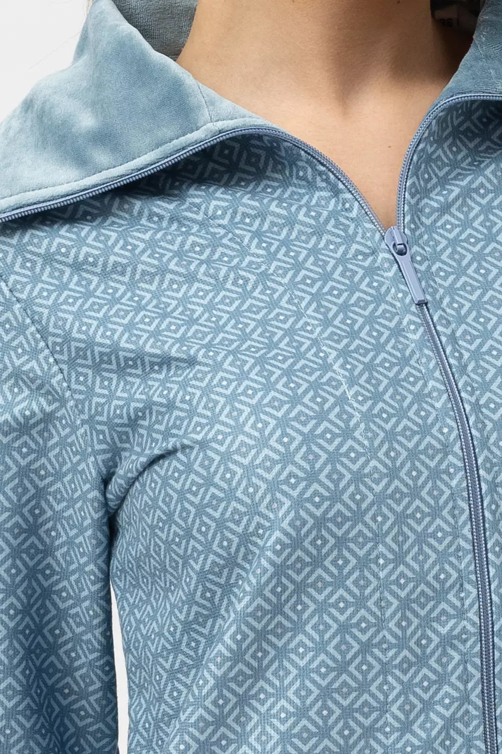 Printed Bamboo Blend Zip-Up Robe