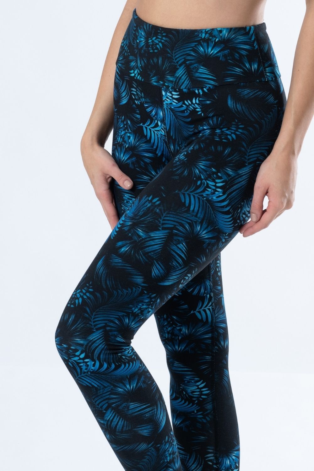 Bamboo Eco-Luxe Leaf Print 7/8 Leggings